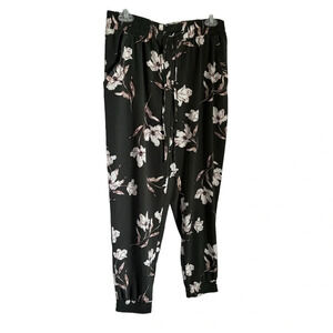 One by Chapter one Pull On Jogger Pants floral size M New